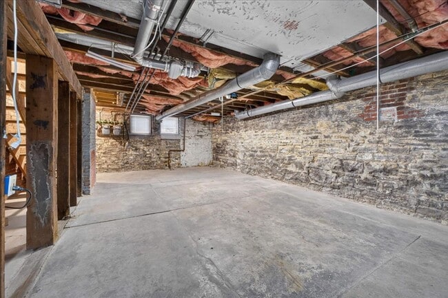 Building Photo - 2223 Rutger St.