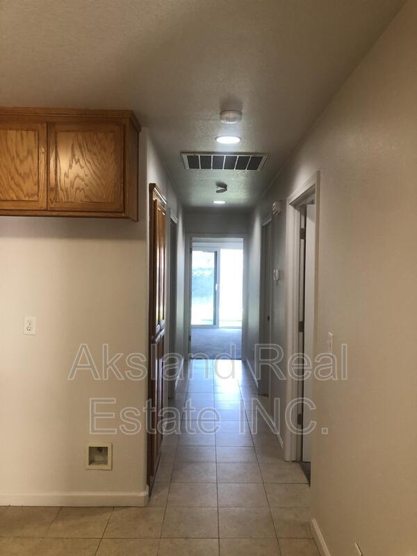 Building Photo - 417 N Walnut Ave