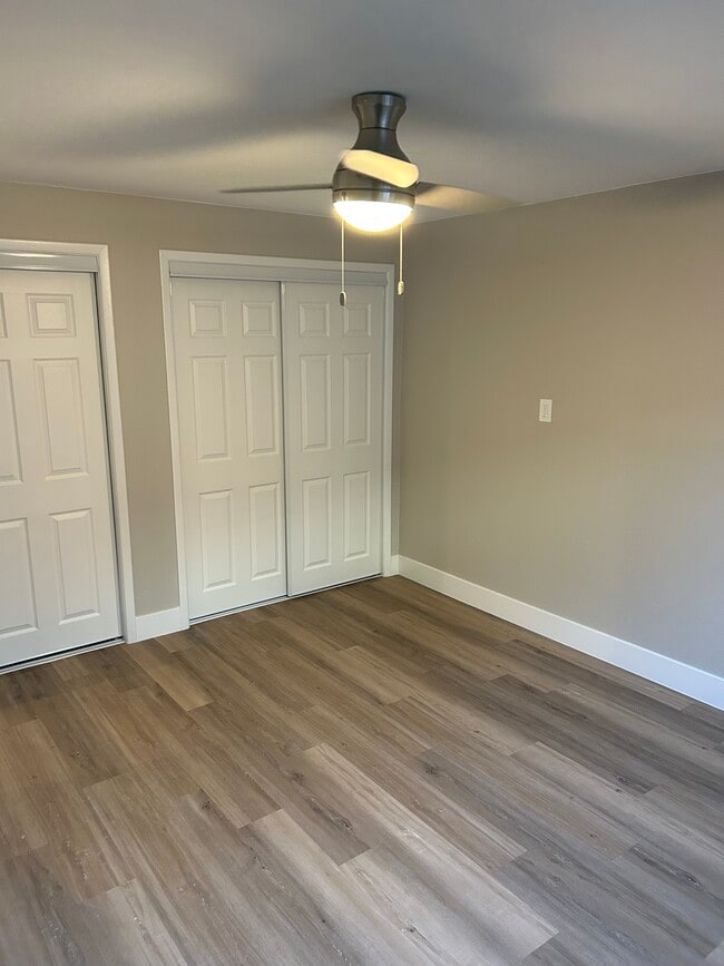 Building Photo - 323 S Pioneer