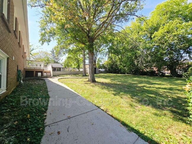 Building Photo - 927 Neuhoff Ln