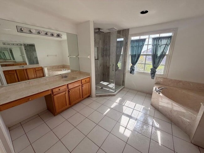 Building Photo - 1226 Avondale Ln