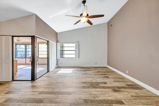 Building Photo - 2075 NW 15th Pl