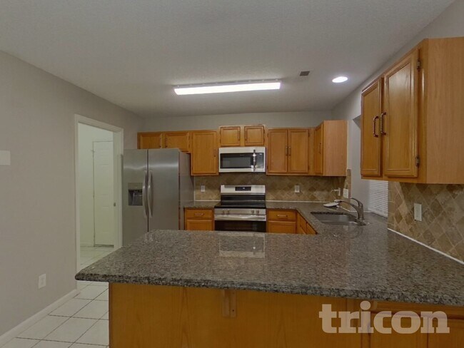 Building Photo - 5000 Poplar Glen Dr