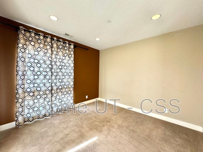 Building Photo - 18 N 1100 W