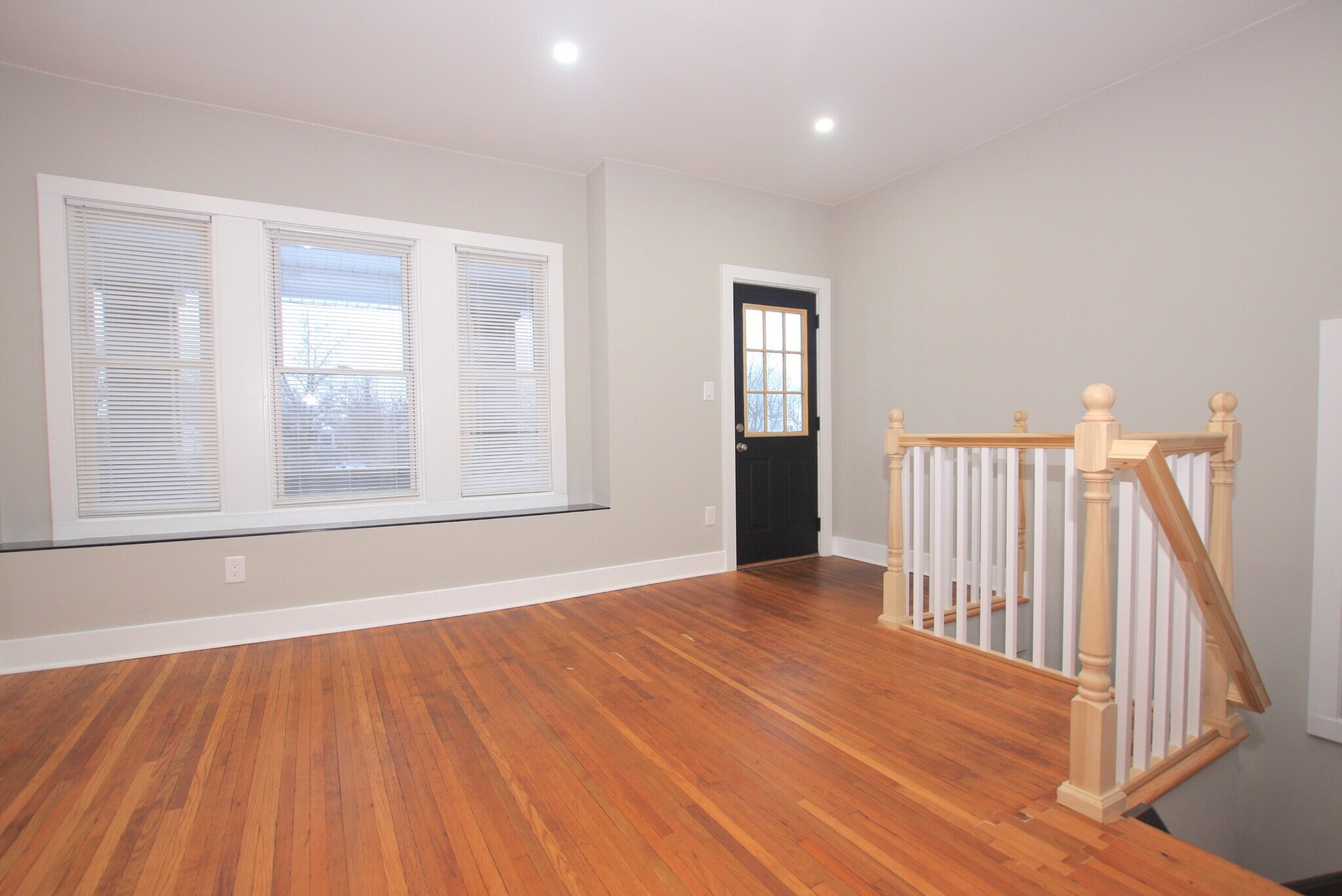 Building Photo - 5016 Seminole St