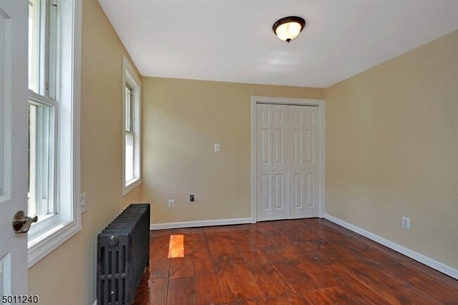 Building Photo - 619 S Main St