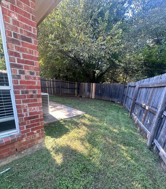 Building Photo - 1510-1512 Piedmont Drive