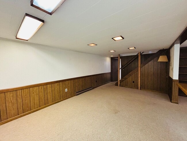 Building Photo - 1105 Robin Rd