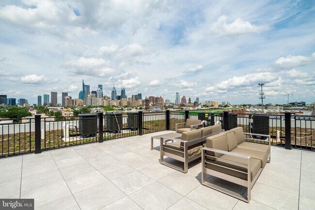 Building Photo - 2201 Washington Ave