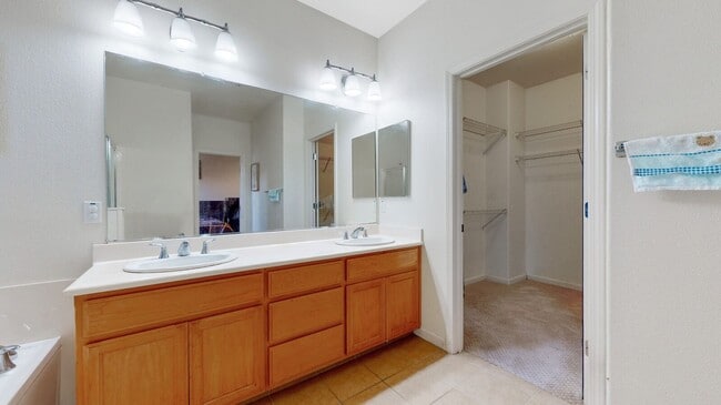 Building Photo - "Coming Soon" 3-Bedroom in Santa Clara- $4...