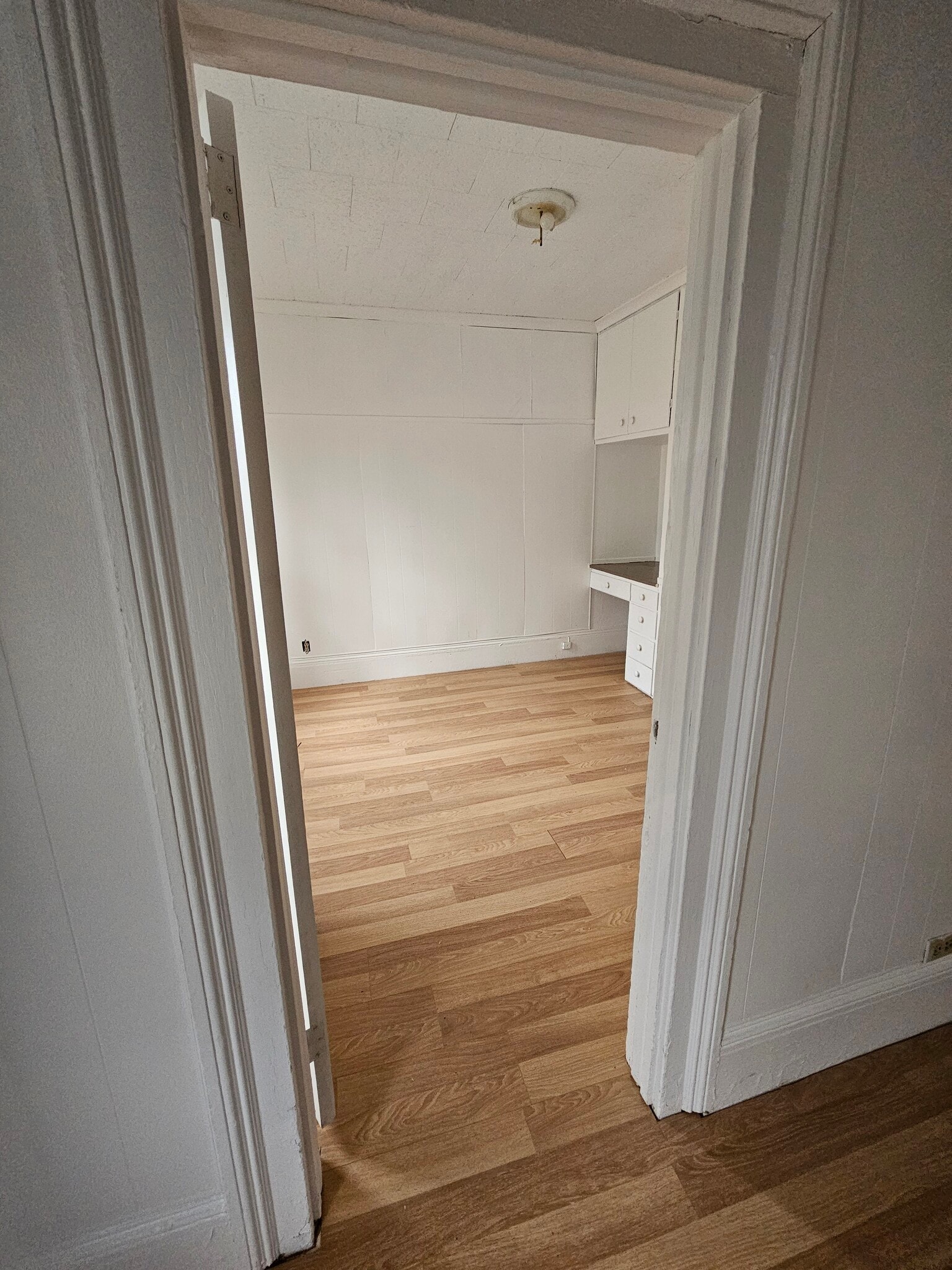 Building Photo - 402 Oak St