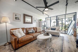 Building Photo - 2424 W Tampa Bay Blvd