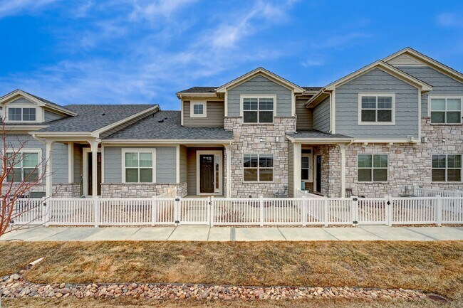 Building Photo - $2,350.00 - 2 Beds, 2.5 Baths, Townhouse i...