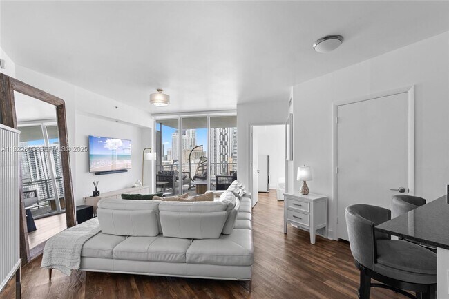 Building Photo - 350 S Miami Ave