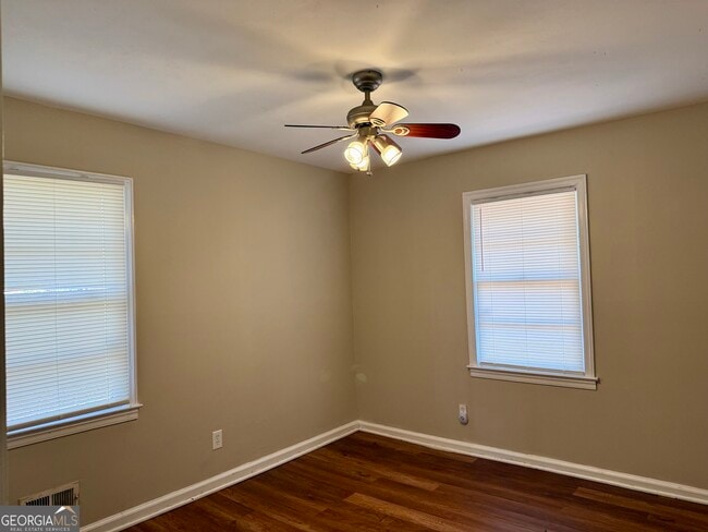 Building Photo - 2913 Horse Shoe Dr