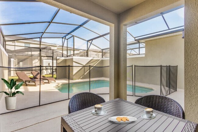 Building Photo - 2641 Scrapbook St