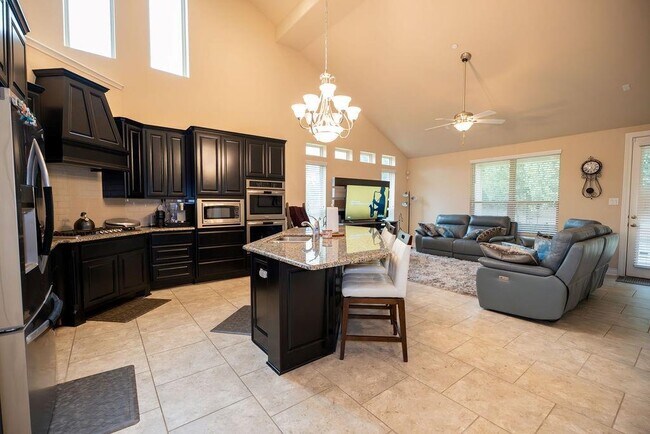 Building Photo - 15303 Westland Gate Dr