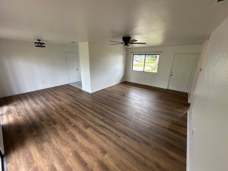 Building Photo - 7181 Mesa Ct