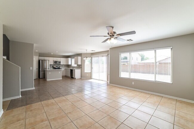 Building Photo - 11809 W Belmont Dr