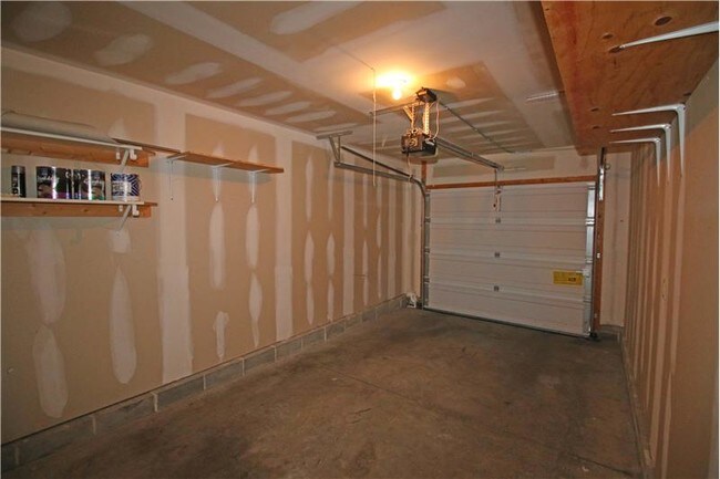 Building Photo - 160 Sparrow Rd