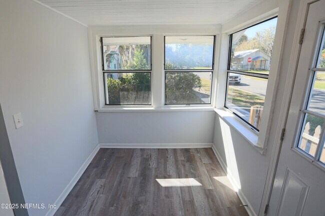 Building Photo - 505 N 9th St