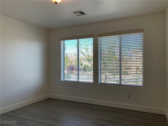 Building Photo - 8461 Spencer Canyon St
