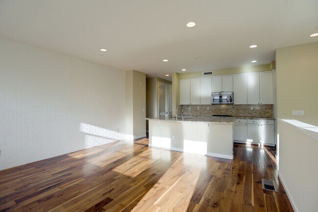 Building Photo - 631 True Wind Way
