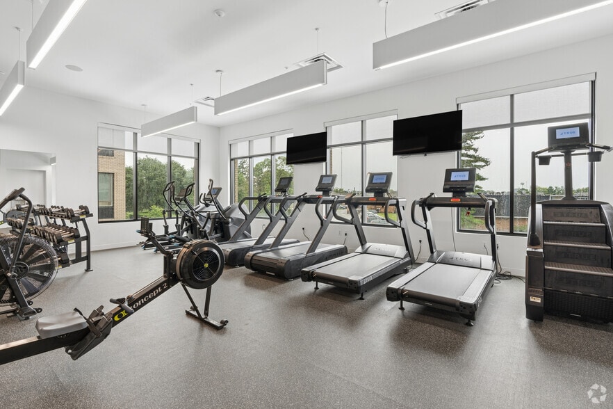 Fitness Center - Park Monroe