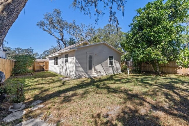 Building Photo - 8507 Claonia St