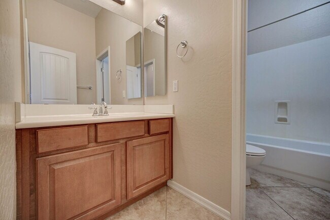 Building Photo - 1483 W Homestead Ct