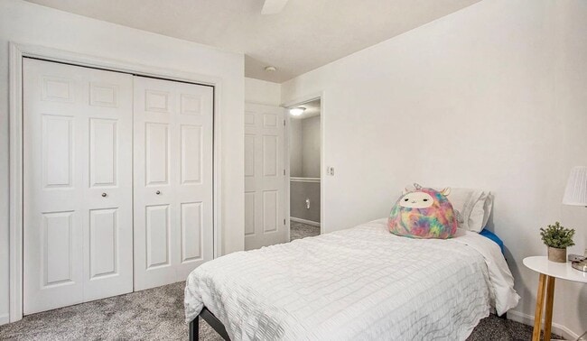 Building Photo - Charming 3-Bedroom End Unit Condo – Prime ...