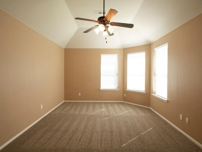 Building Photo - 417 Hackberry Dr