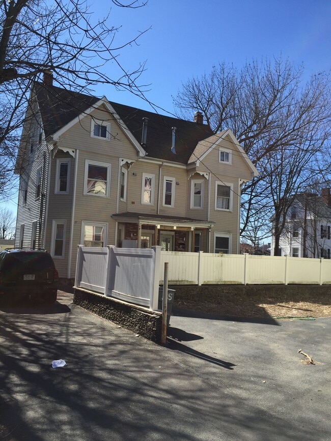 Building Photo - 17 Stratton Ter