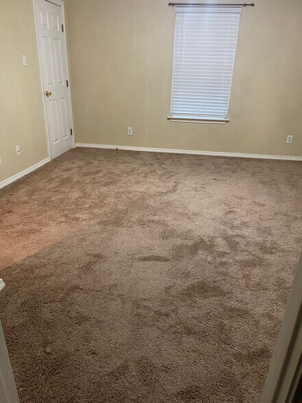 Building Photo - 2427 Wescott Ave