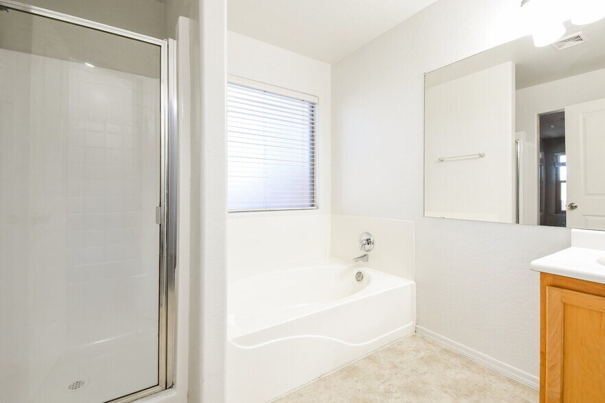 Building Photo - 3879 S Conestoga Rd