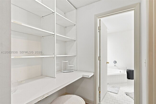 Building Photo - 2873 Oak Park Cir