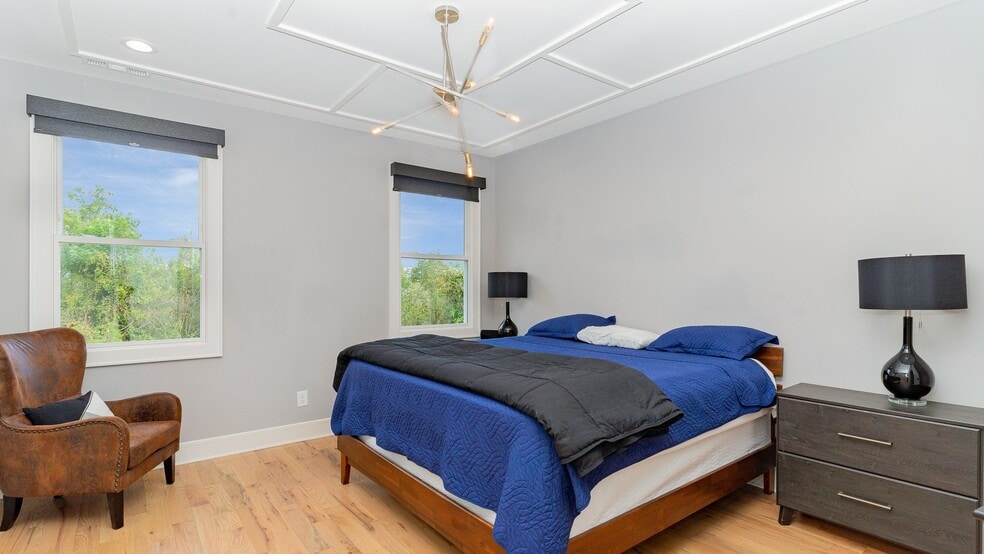 Building Photo - 750 22nd Ave N