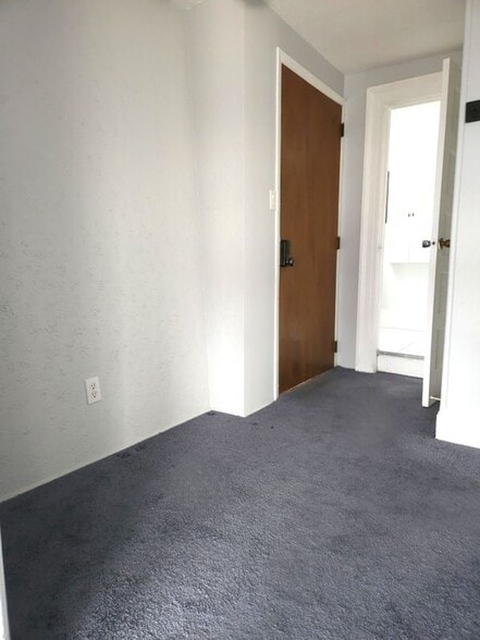 Building Photo - 56 4th Ave