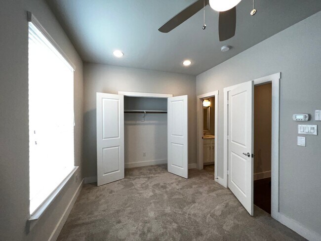 Building Photo - 1319 Rancho Mirage Dr