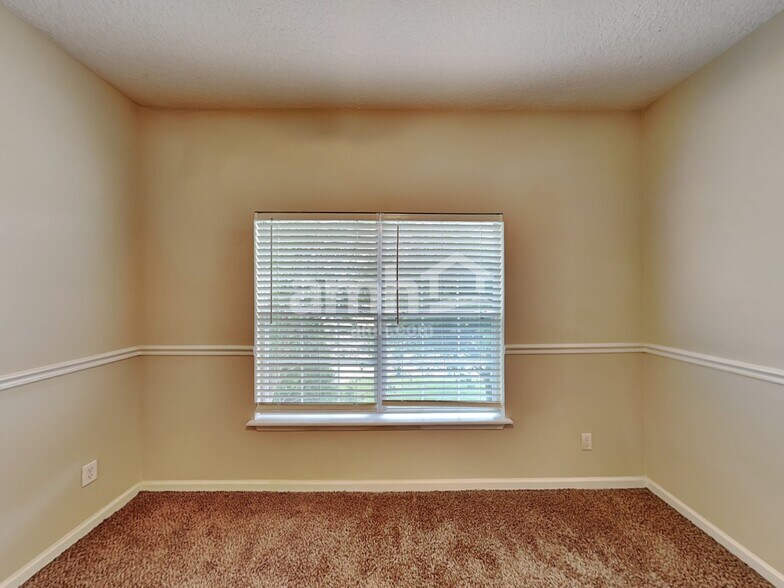 Building Photo - 625 S Tree Garden Dr