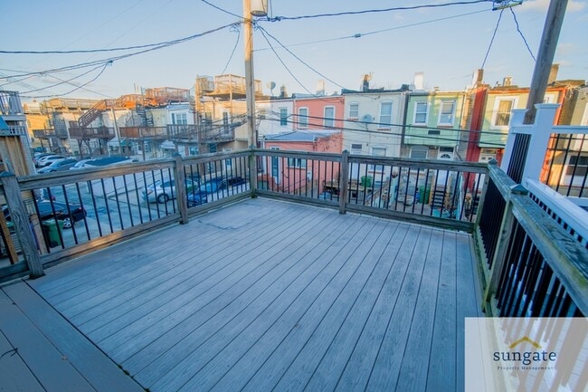 Building Photo - 615 S Glover St