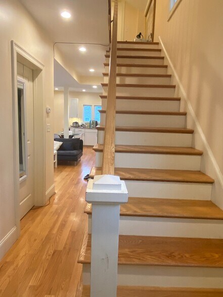 Building Photo - 3 Griggs Pl