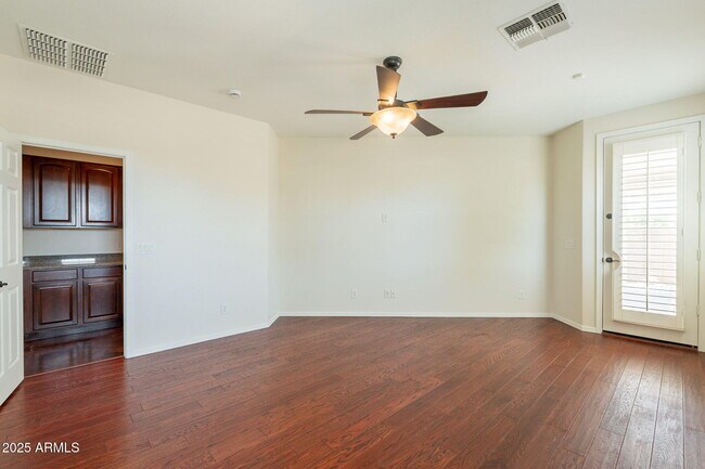 Building Photo - 888 S 165th Ln