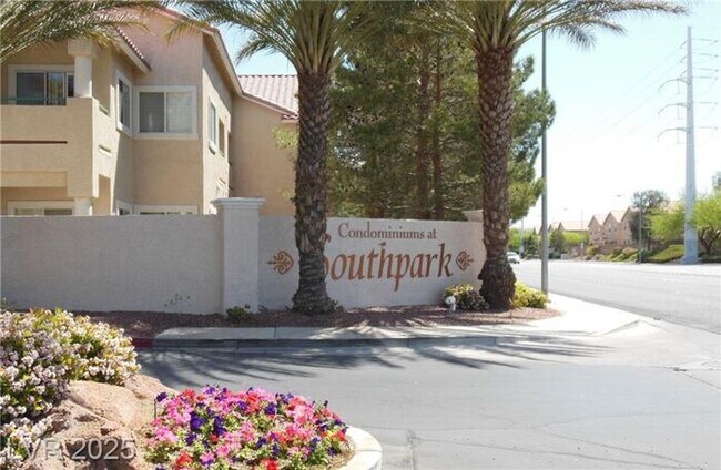 Building Photo - GORGEOUS 2nd FLOOR UNIT IN DESIRABLE GATED...