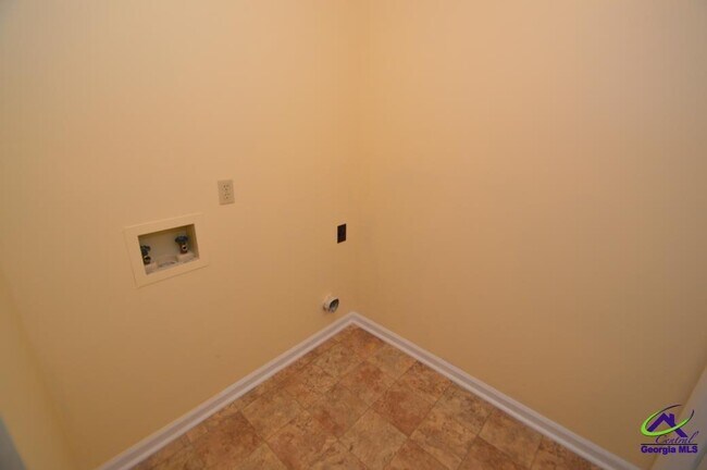 Building Photo - 309 Northlake Dr