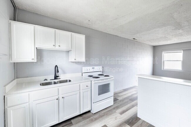 Building Photo - 1254 W 23rd St