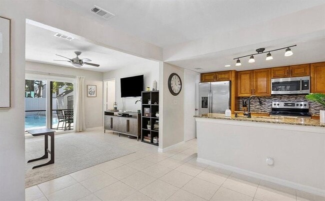 Building Photo - 5836 Rambler Rose Way