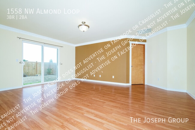 Building Photo - 1558 NW Almond Loop