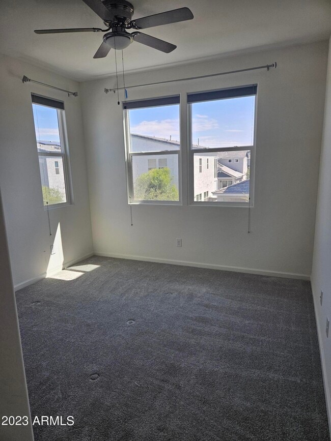 Building Photo - 379 N 157th Ln
