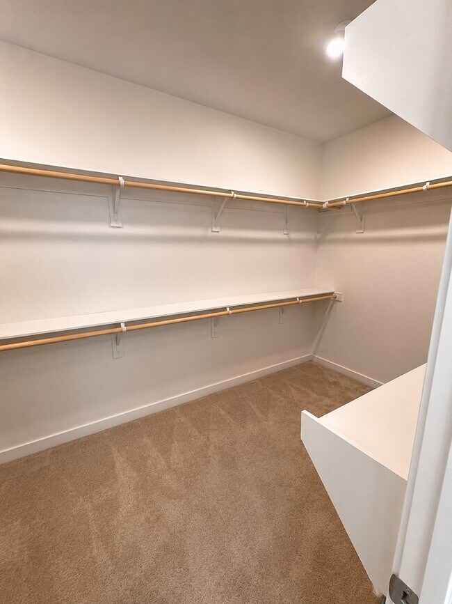 Building Photo - 11583 Kitetail Dr